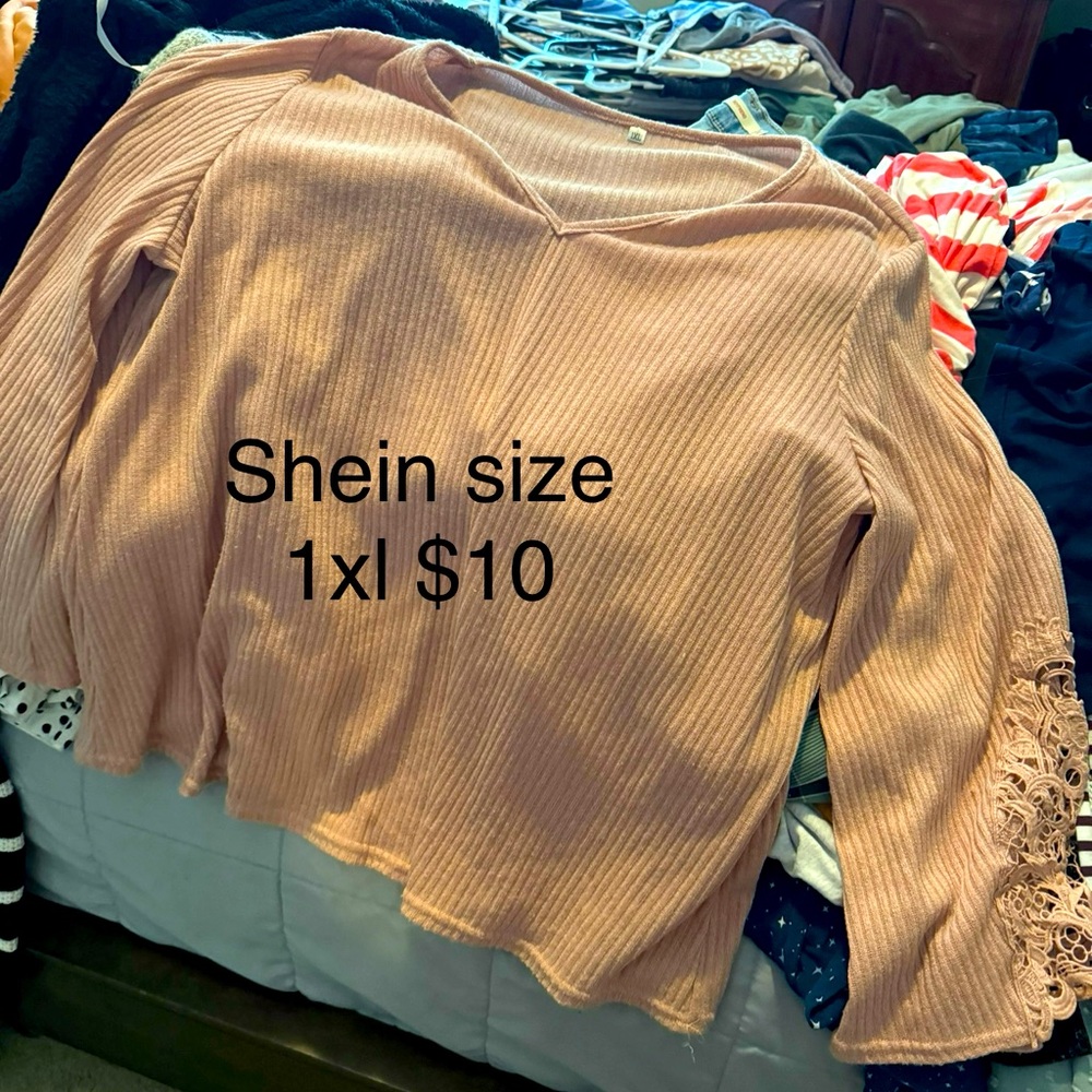 Cute lace sleeve design top